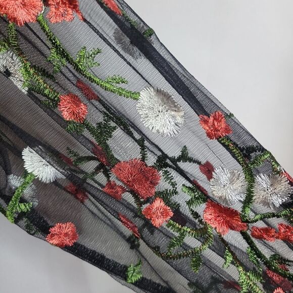 Chic Black Top with Floral Embroidered Sleeves - Picture 3 of 7